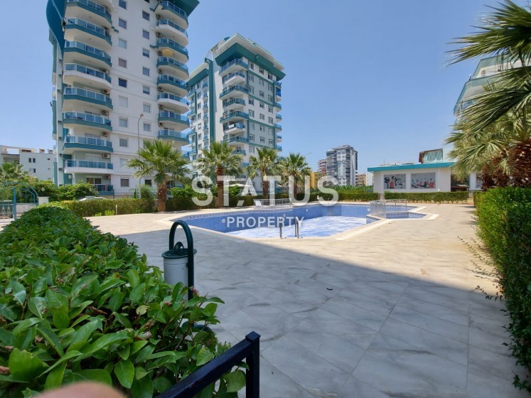 Светлая трехкомнатная квартира в Махмутларе, 115 м2 фото 1