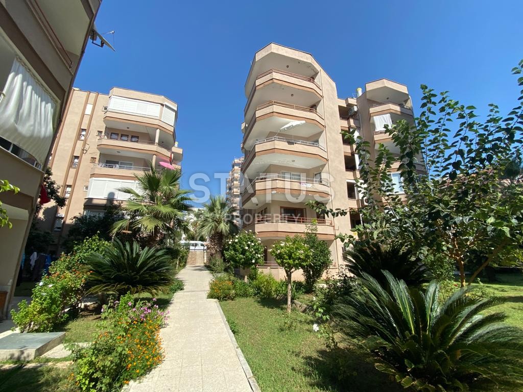 Недорогая трехкомнатная квартира в 50 метрах от побережья, 110 м2 фото 1