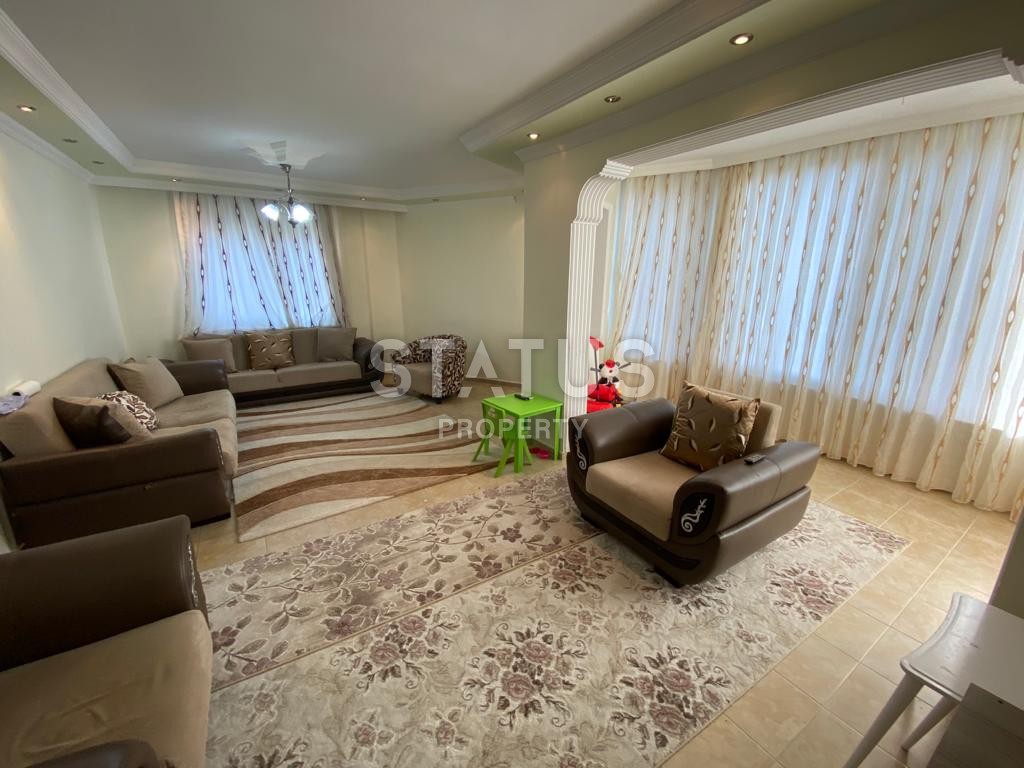 Недорогая трехкомнатная квартира в 50 метрах от побережья, 110 м2 фото 3