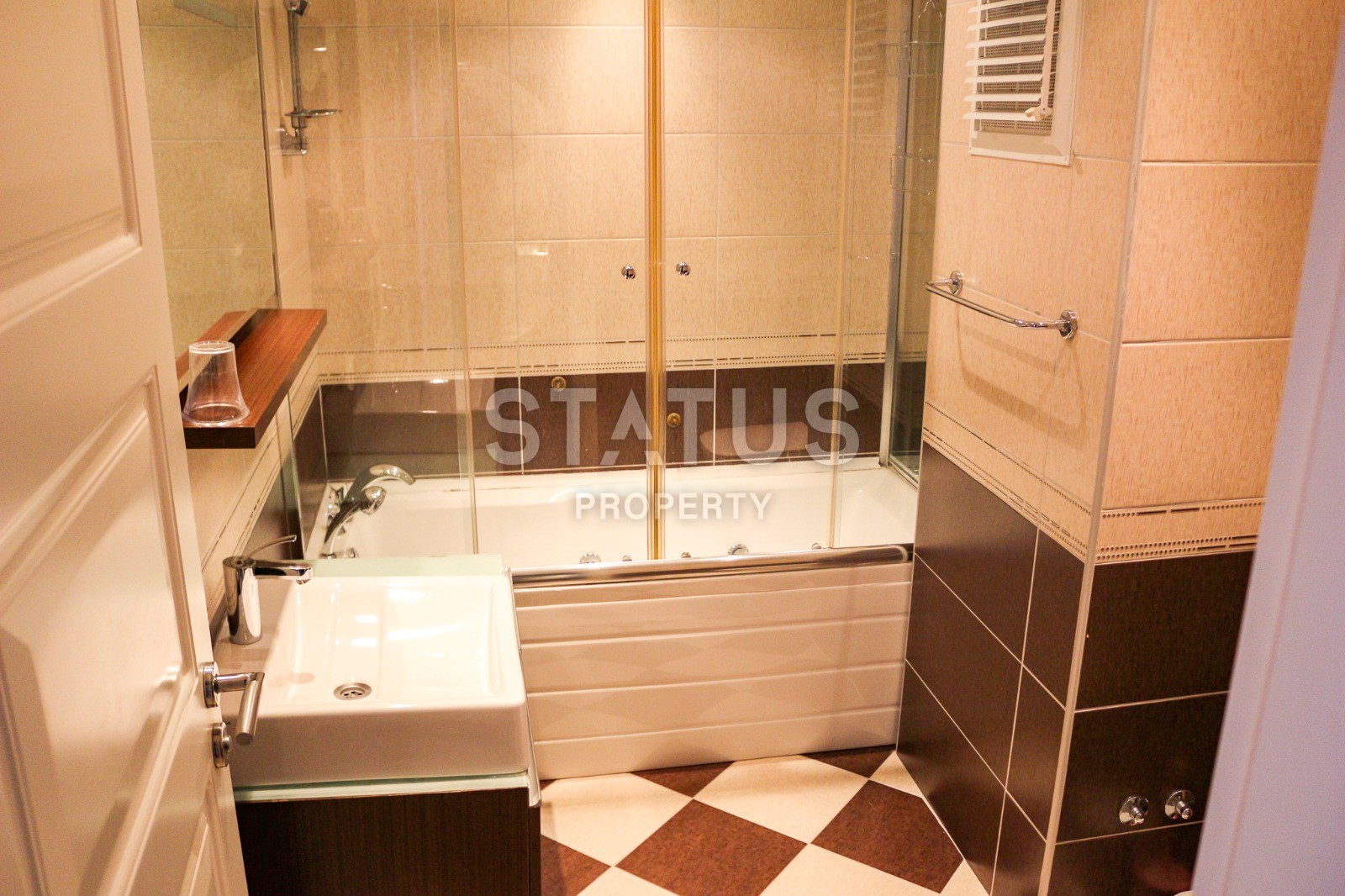 Вилла 4+1 с садом и бассейном в центре города фото 13