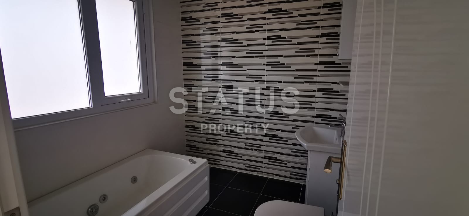 Penthouse with sea and mountain views in Mahmutlar, 160 m2 фото 28