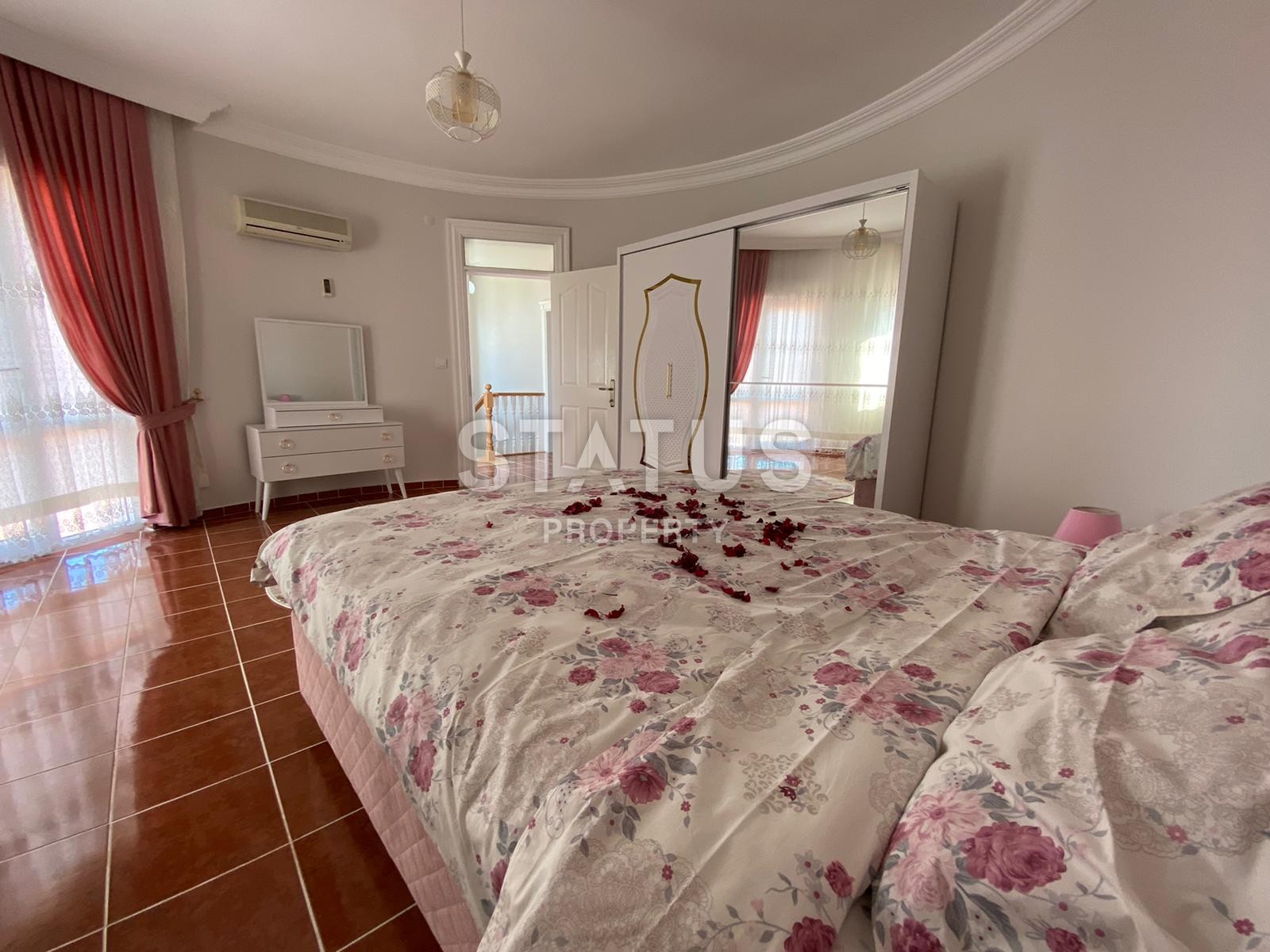 Уютная вилла 3+1 с видом на море, 240 м2. Каргыджак, Алания. фото 4