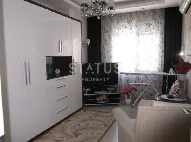 Апартаменты 3+1 в центре Алании с мебелью и техникой в комплексе с бассейном в 600 метрах от пляжа Клеопатры фото 17