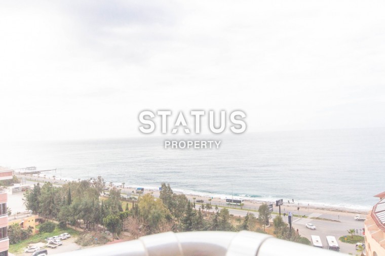 Пентхаус с невероятными видами на первой линии в добротном доме. 230 кв.м. фото 1