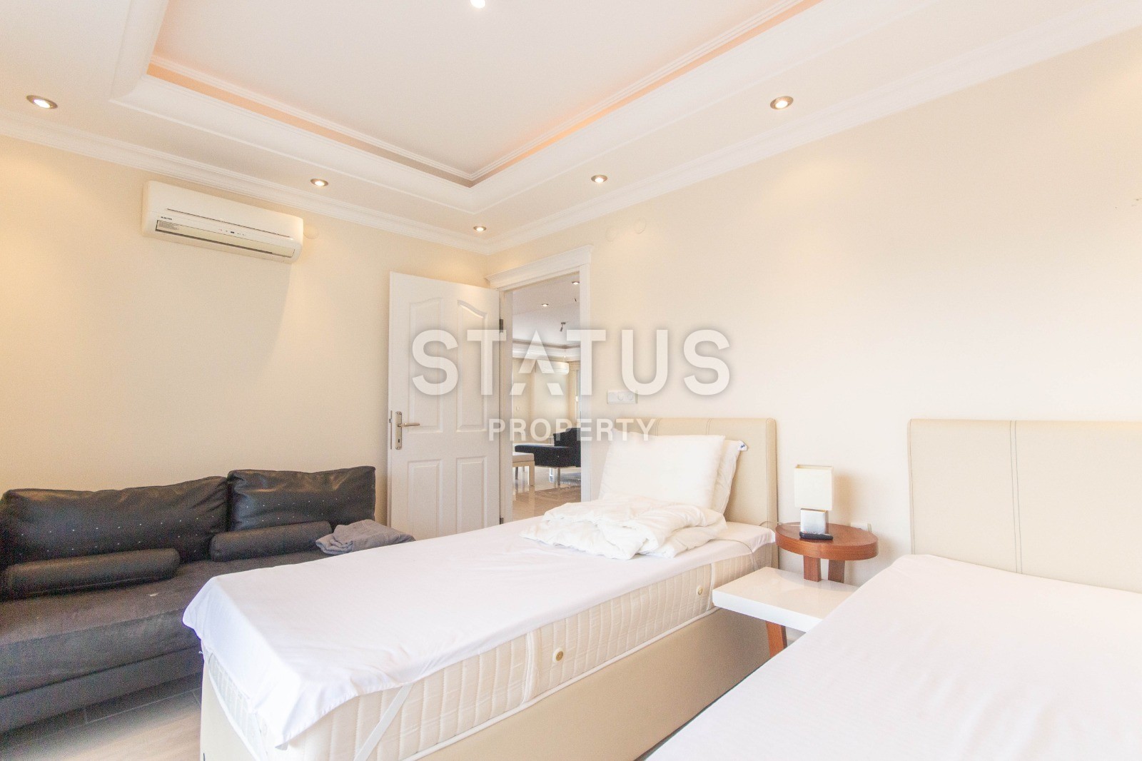 Пентхаус с невероятными видами на первой линии в добротном доме. 230 кв.м. фото 11