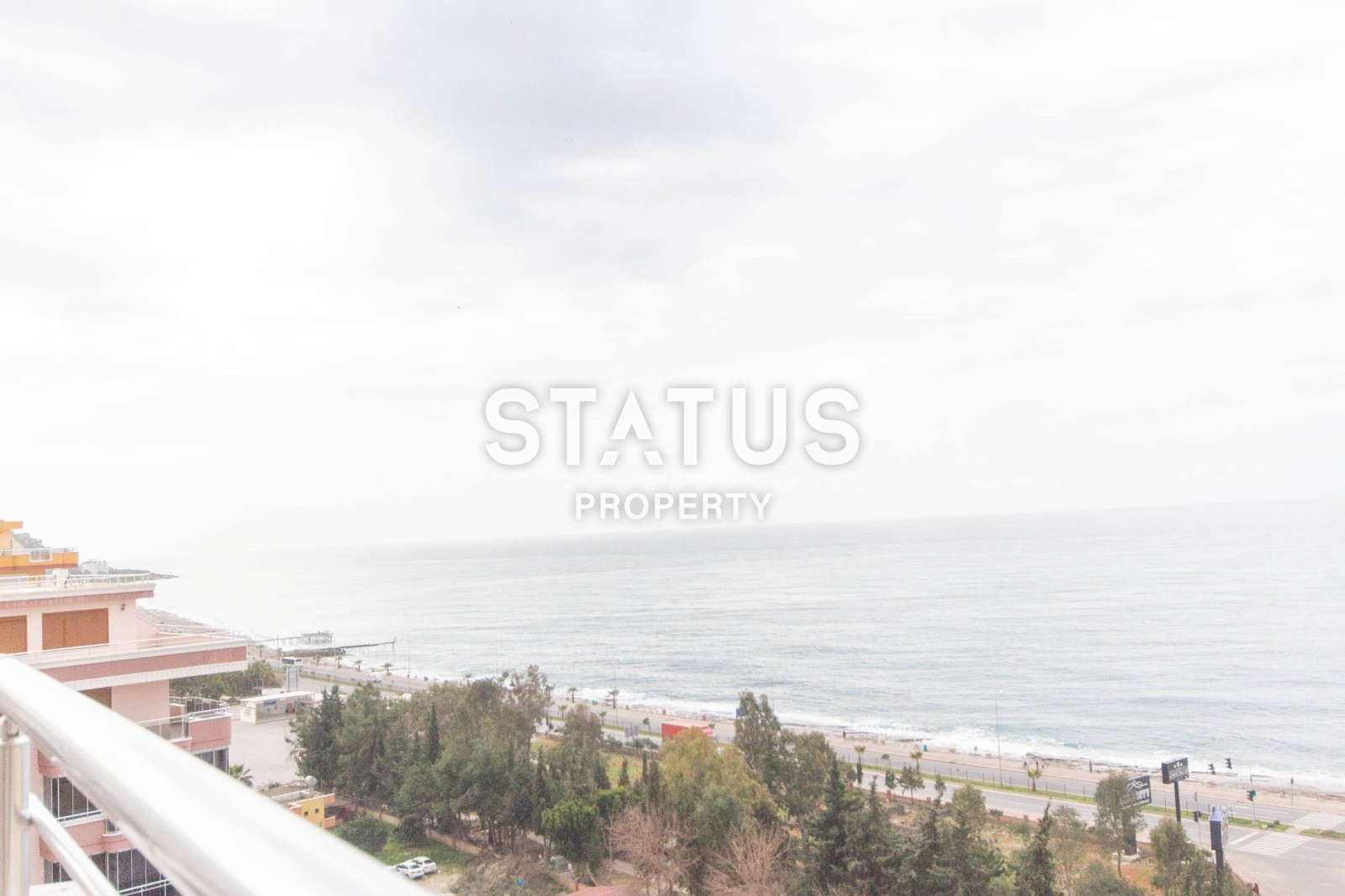 Пентхаус с невероятными видами на первой линии в добротном доме. 230 кв.м. фото 13