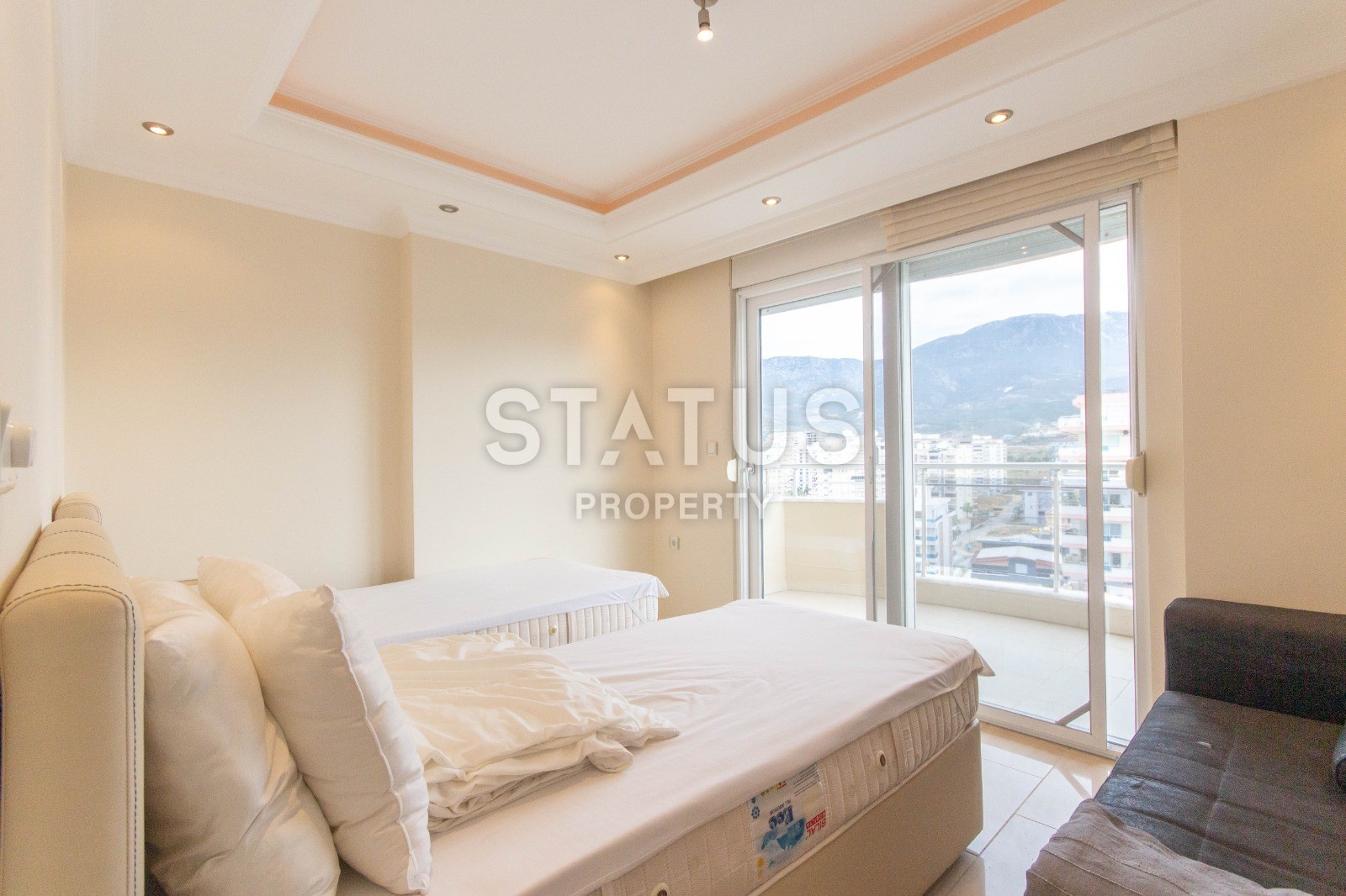 Пентхаус с невероятными видами на первой линии в добротном доме. 230 кв.м. фото 19