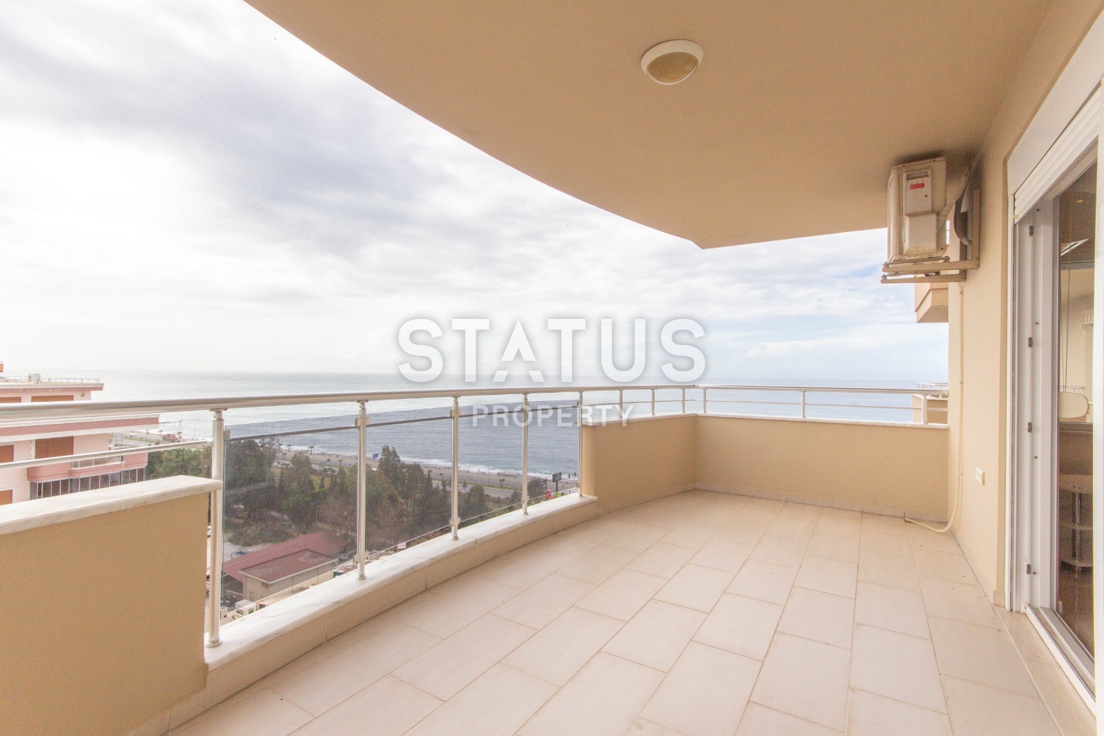 Пентхаус с невероятными видами на первой линии в добротном доме. 230 кв.м. фото 25