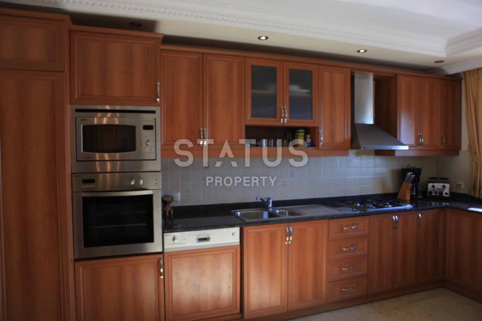 Вилла 5+2 с видом на море и историческую крепость, 365 м2. Центр, Алания. фото 10