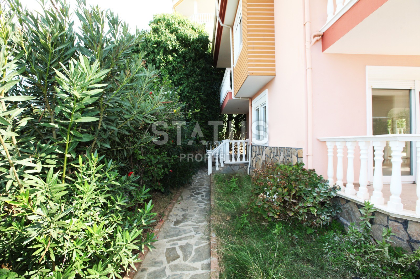 Two-storey villa with a swimming pool in Kargicak, 280 m2 фото 6