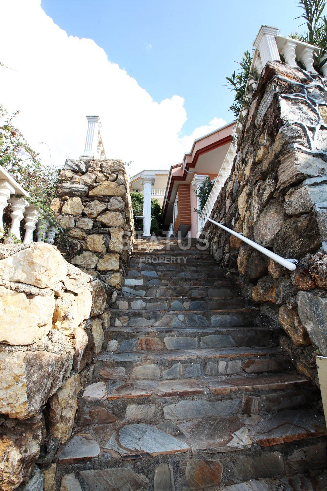 Two-storey villa with a swimming pool in Kargicak, 280 m2 фото 11