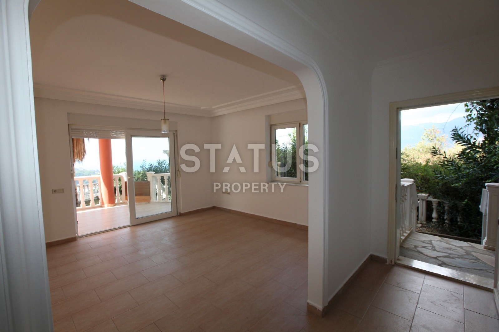 Two-storey villa with a swimming pool in Kargicak, 280 m2 фото 13