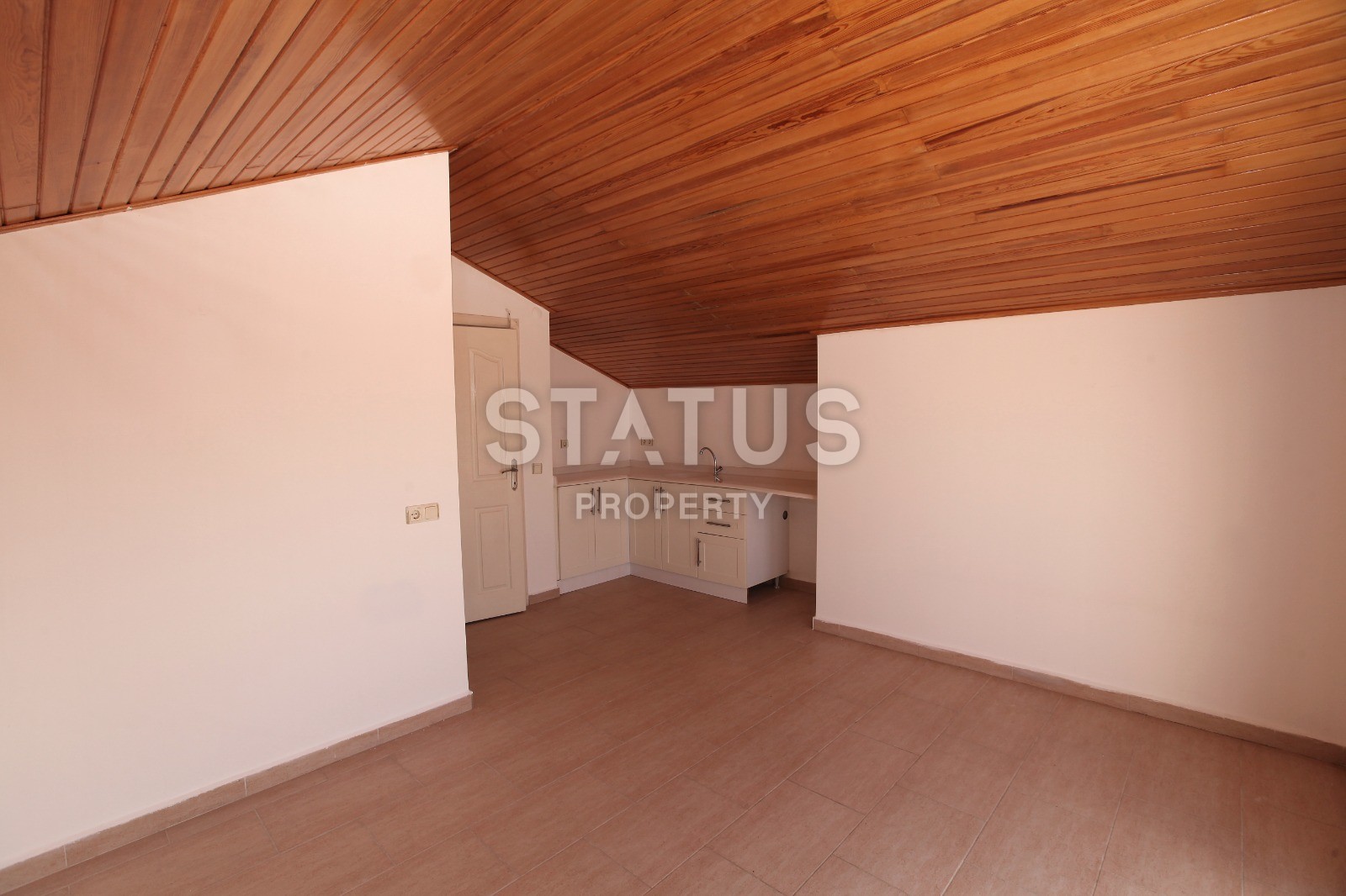 Two-storey villa with a swimming pool in Kargicak, 280 m2 фото 18