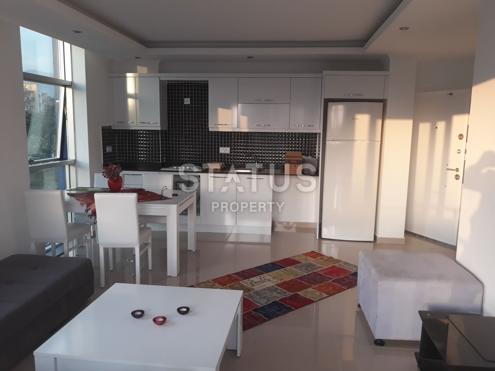 Квартира 1+1 с мебелью и техникой в 200 метрах от моря в районе Кестель. 60 кв.м. фото 4