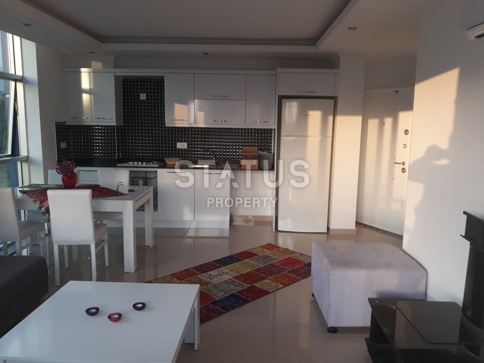 Квартира 1+1 с мебелью и техникой в 200 метрах от моря в районе Кестель. 60 кв.м. фото 5