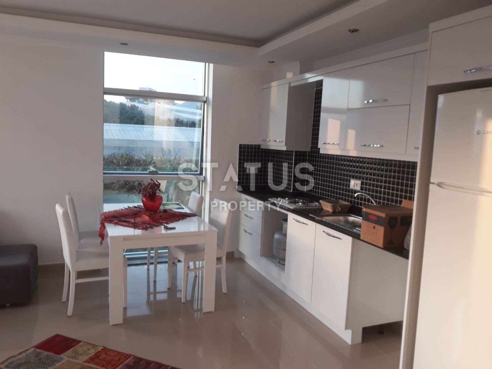 Квартира 1+1 с мебелью и техникой в 200 метрах от моря в районе Кестель. 60 кв.м. фото 6