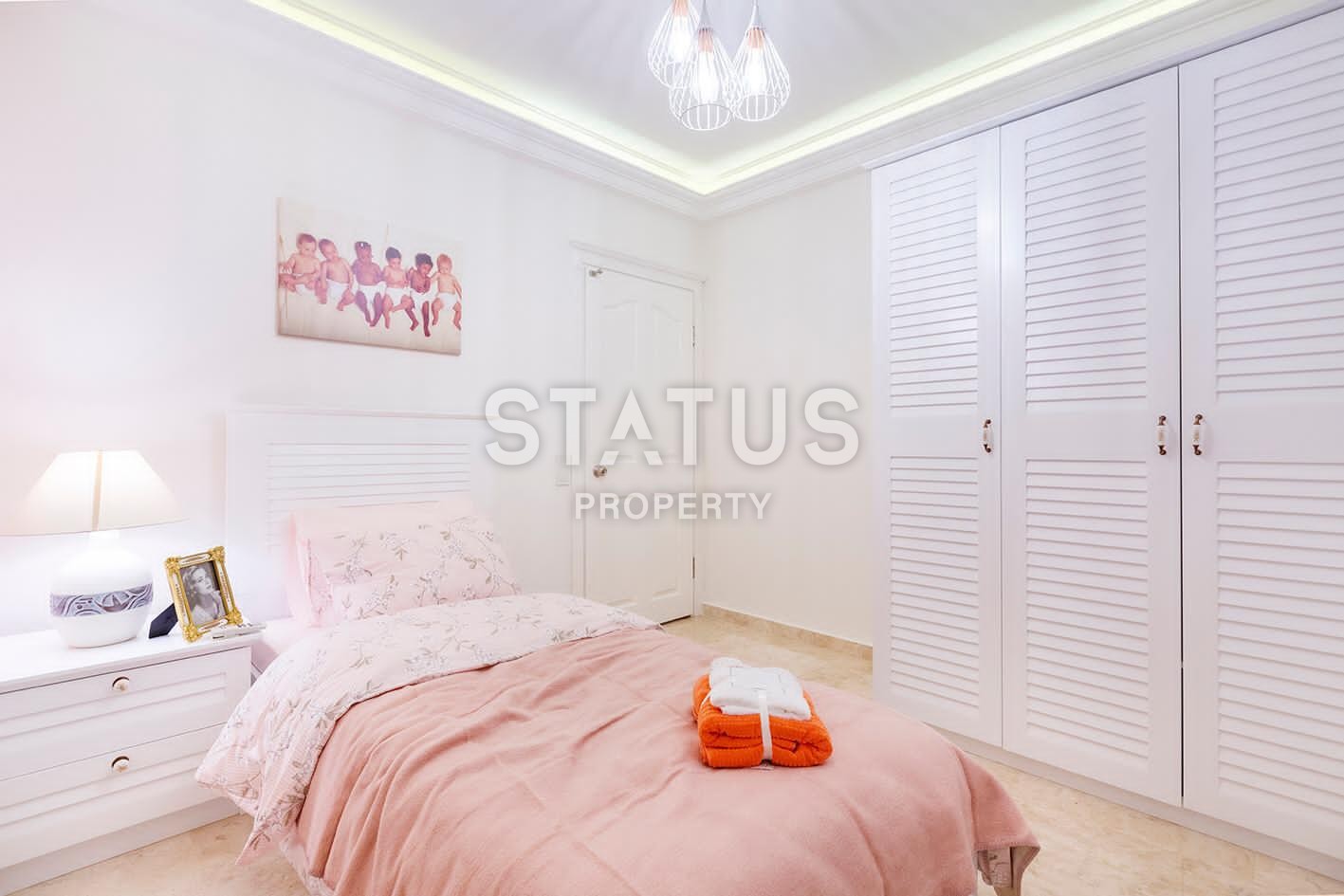 Furnished villa with private garage in Kargicak. 190 sq.m. фото 9