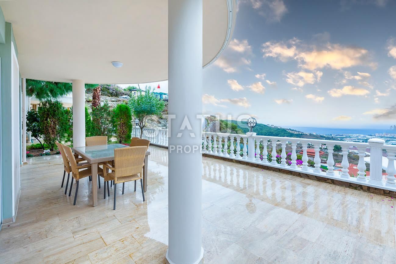 Furnished villa with private garage in Kargicak. 190 sq.m. фото 11