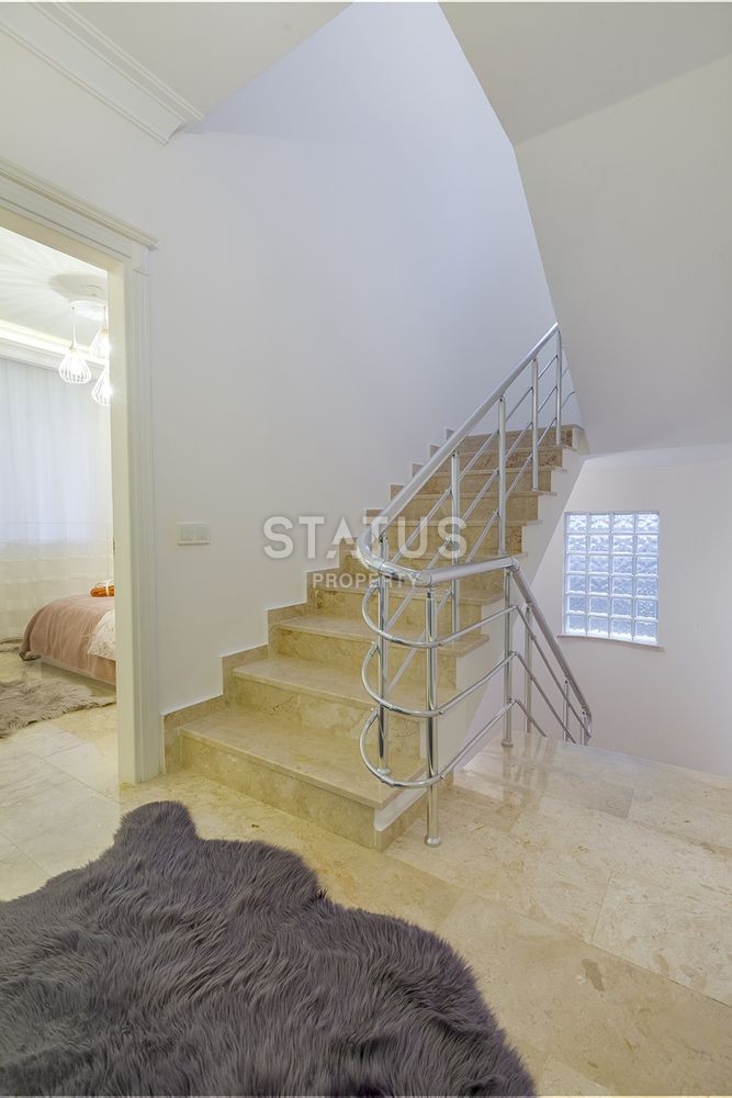 Furnished villa with private garage in Kargicak. 190 sq.m. фото 23