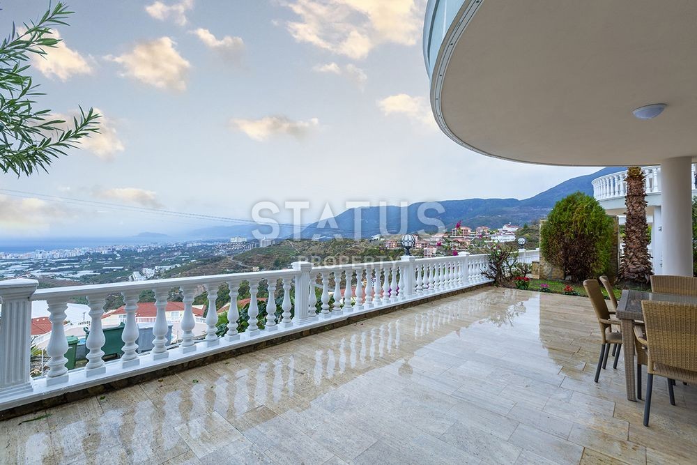 Furnished villa with private garage in Kargicak. 190 sq.m. фото 26