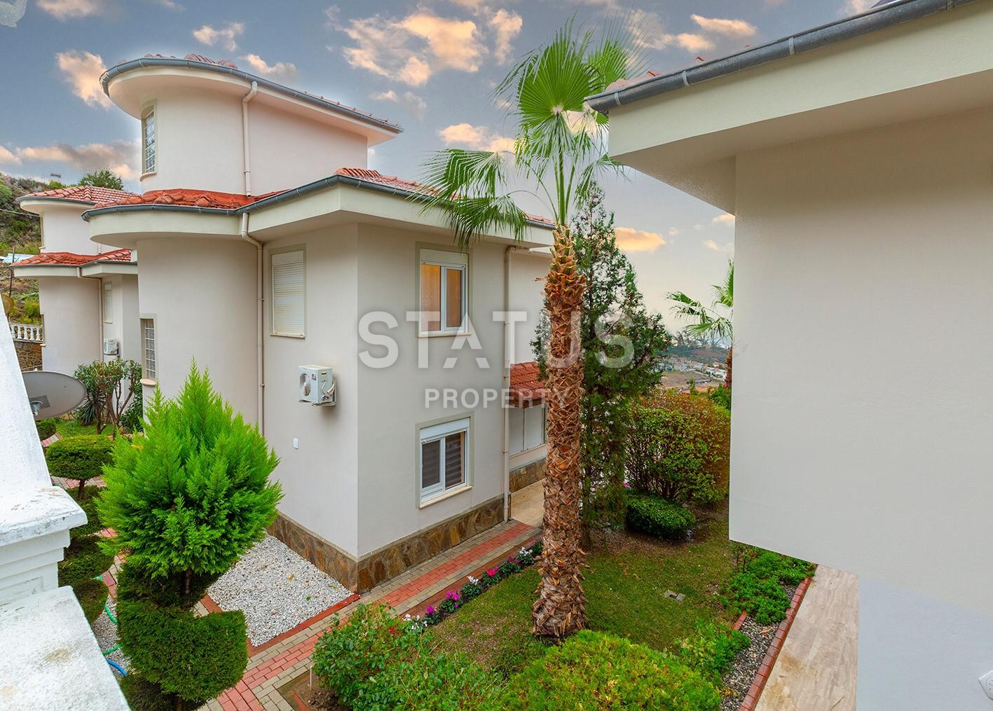 Furnished villa with private garage in Kargicak. 190 sq.m. фото 28