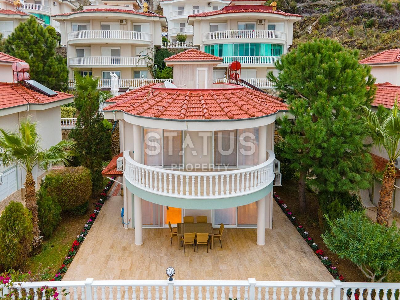 Furnished villa with private garage in Kargicak. 190 sq.m. фото 30