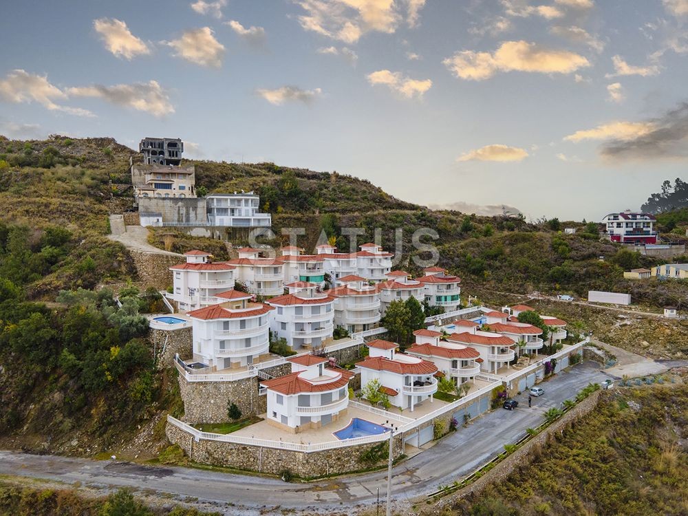 Furnished villa with private garage in Kargicak. 190 sq.m. фото 33