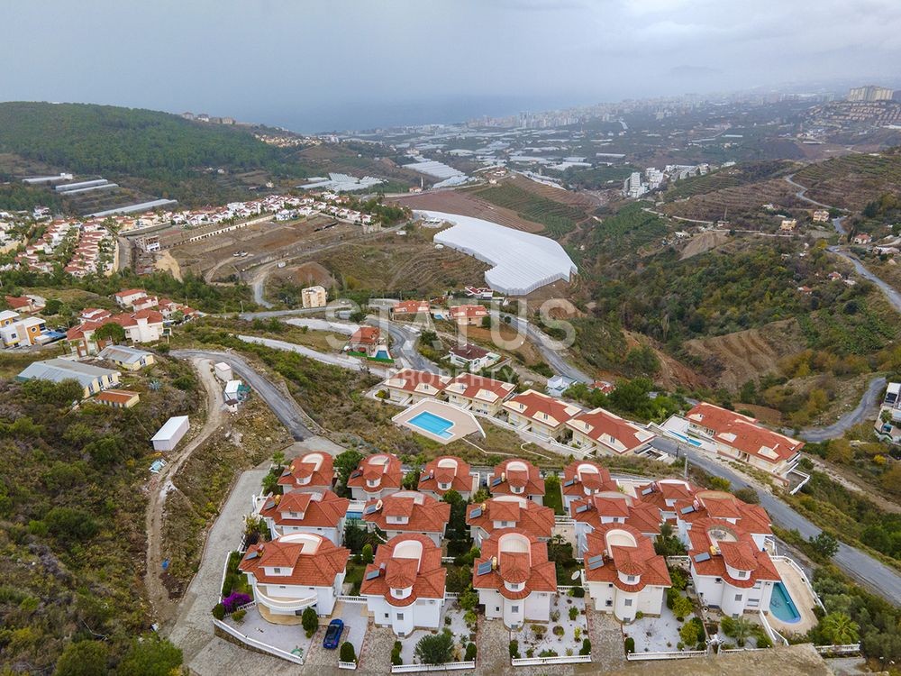 Furnished villa with private garage in Kargicak. 190 sq.m. фото 34