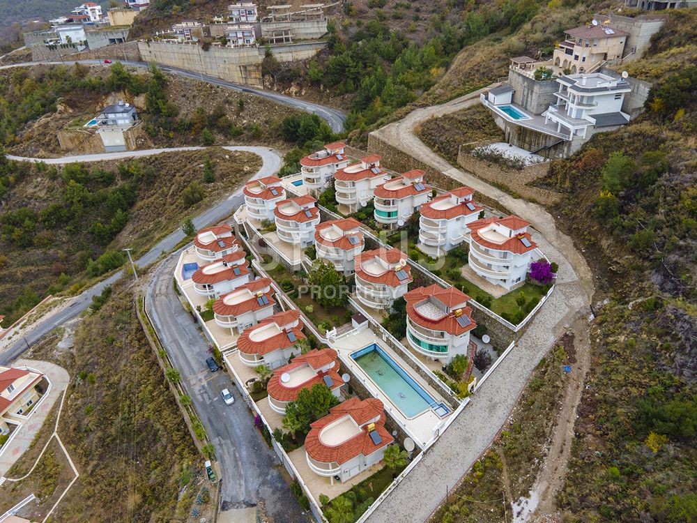 Furnished villa with private garage in Kargicak. 190 sq.m. фото 39