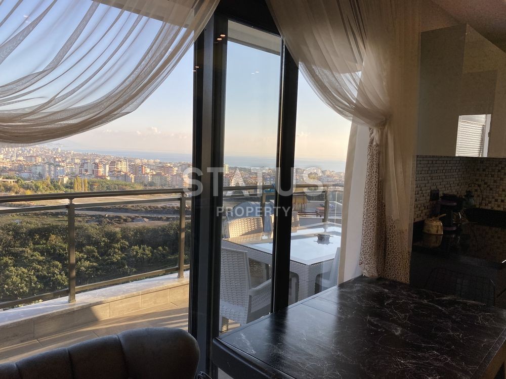 Шикарный пентхаус с потрясающими видами на море и горы. фото 3