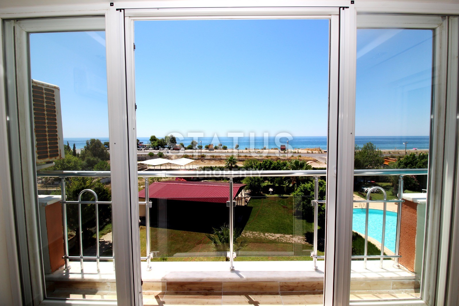 Apartments with direct sea views in the ecological natural area Demirtas. фото 7