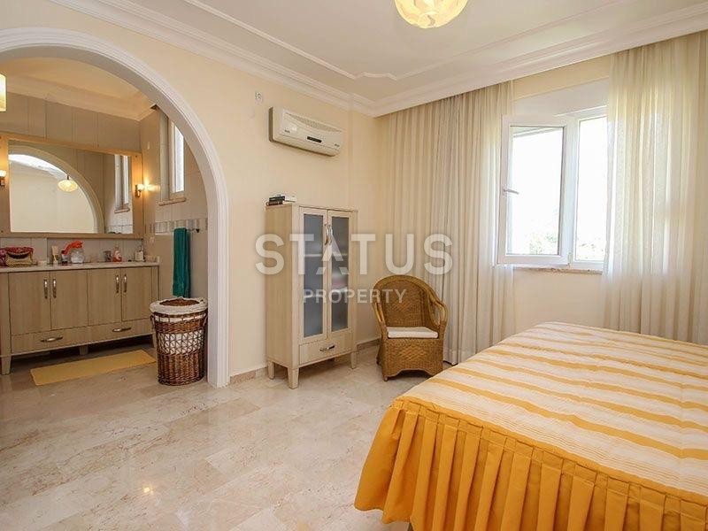 Шикарная вилла 3+1 с большой территорией 1261 м2 и панорамным видом. Оба, Алания. фото 12