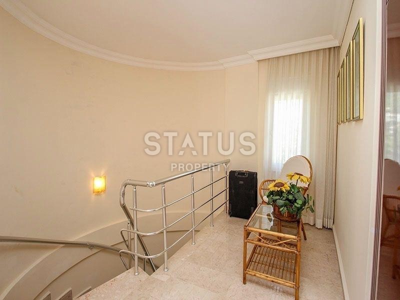 Шикарная вилла 3+1 с большой территорией 1261 м2 и панорамным видом. Оба, Алания. фото 14