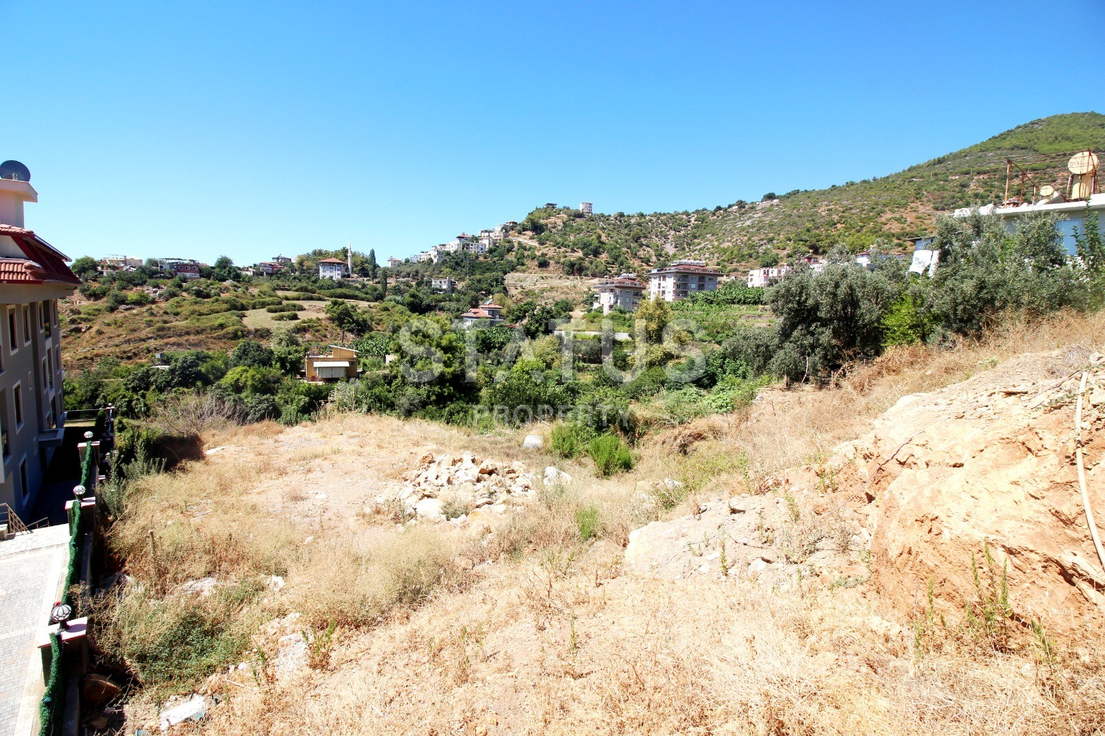 Инвестиционный участок земли 1000 м2 с видом на море в районе Сугёзу, Центр. фото 4