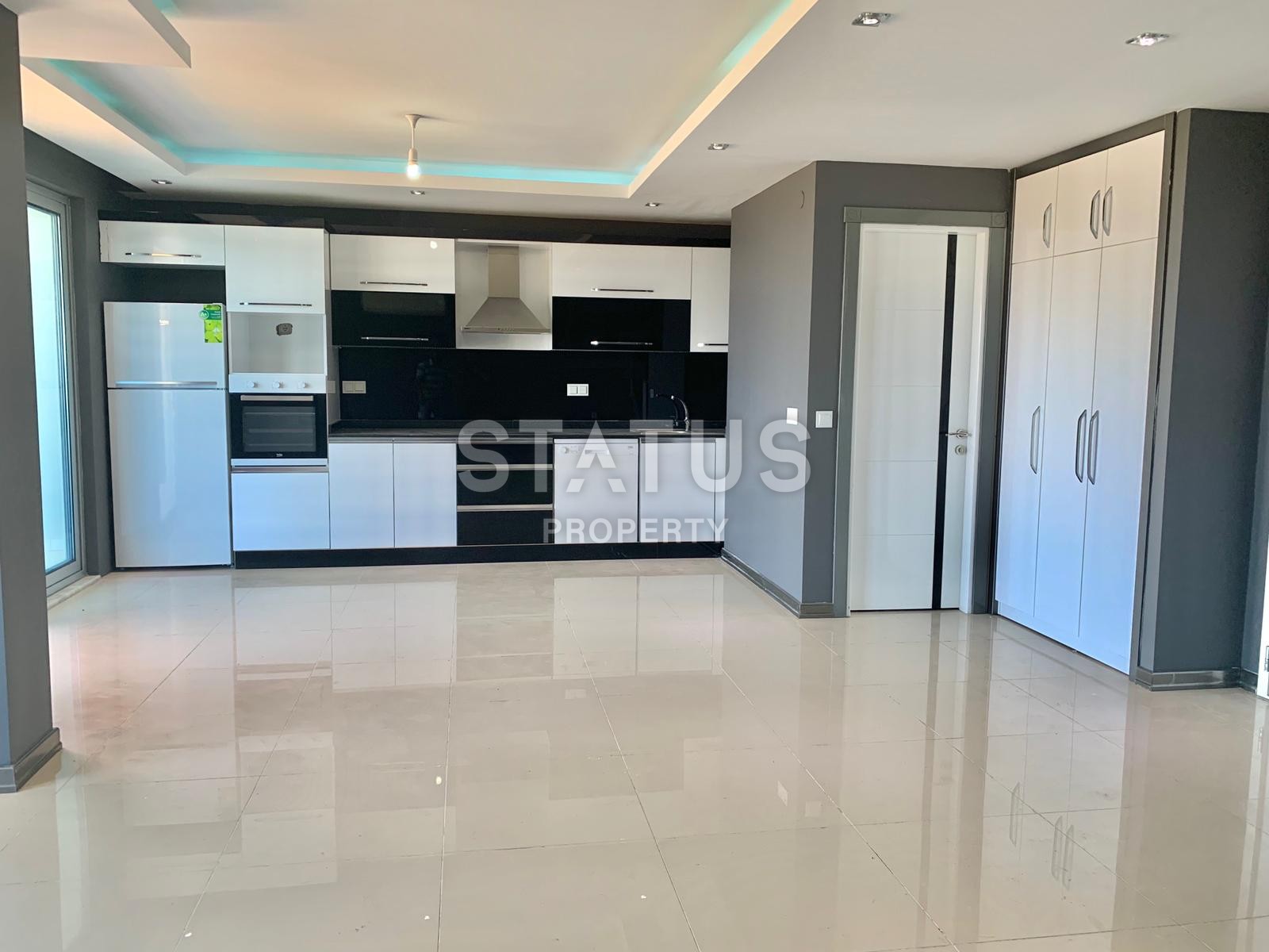 Трехкомнатная квартира в Кестеле, 140 м2 с видом на море и горы фото 4