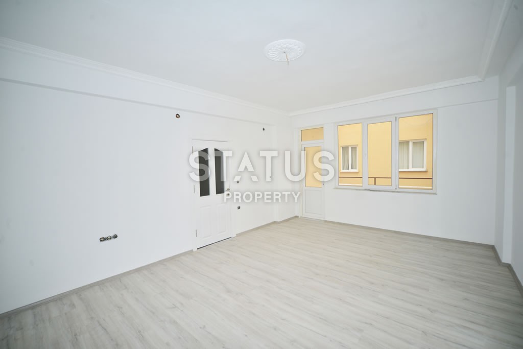 Квартира 2+1 с отдельной кухней и двумя балконами, 130 м2 в Махмутларе. фото 7