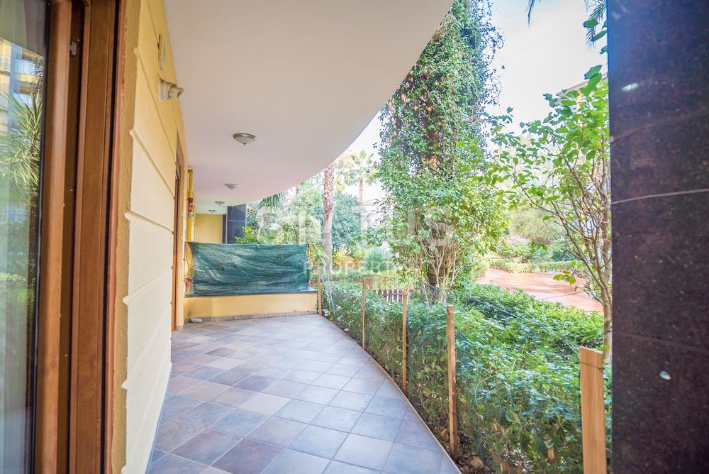 An exclusive project with a private beach in the center of Alanya. Exclusive prices! First line! фото 33