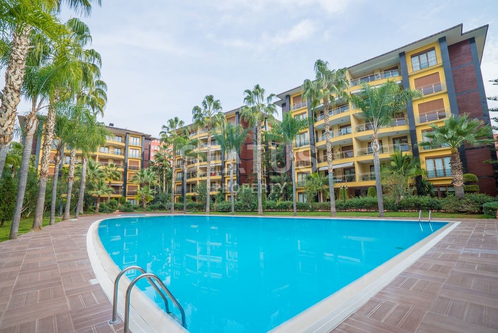 An exclusive project with a private beach in the center of Alanya. Exclusive prices! First line! фото 3