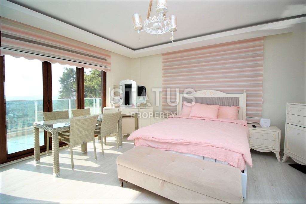 Апартаменты с шикарным видом на море, город и крепость Кале в центре города, 170 м2 фото 14