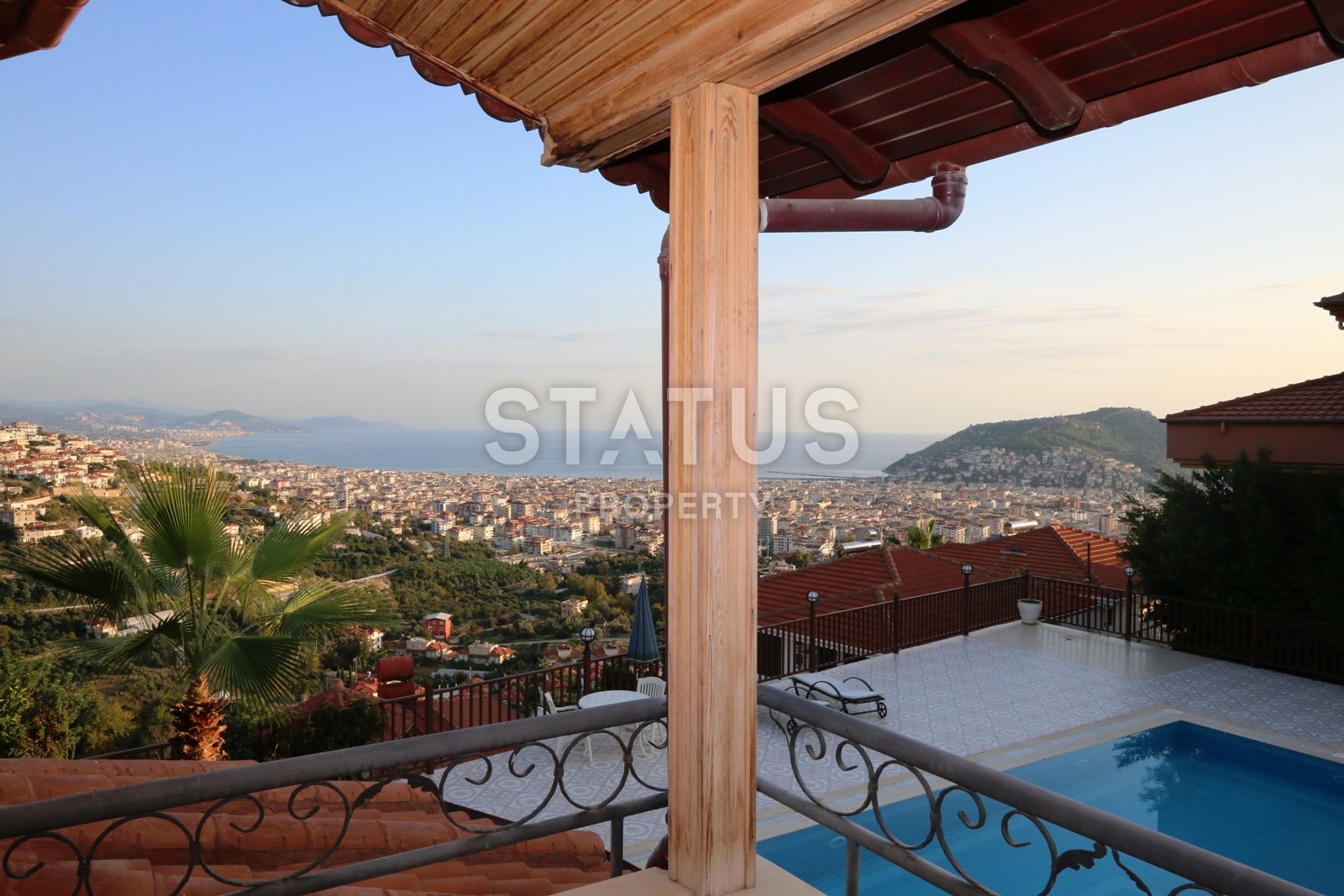 Потрясающая вилла с видом на Средиземное море и всю Алании. 230 кв.м. фото 5