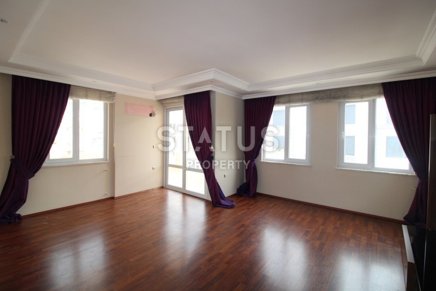Просторные апартаменты 3+1 в районе Клеопатры, 150 м2. фото 2
