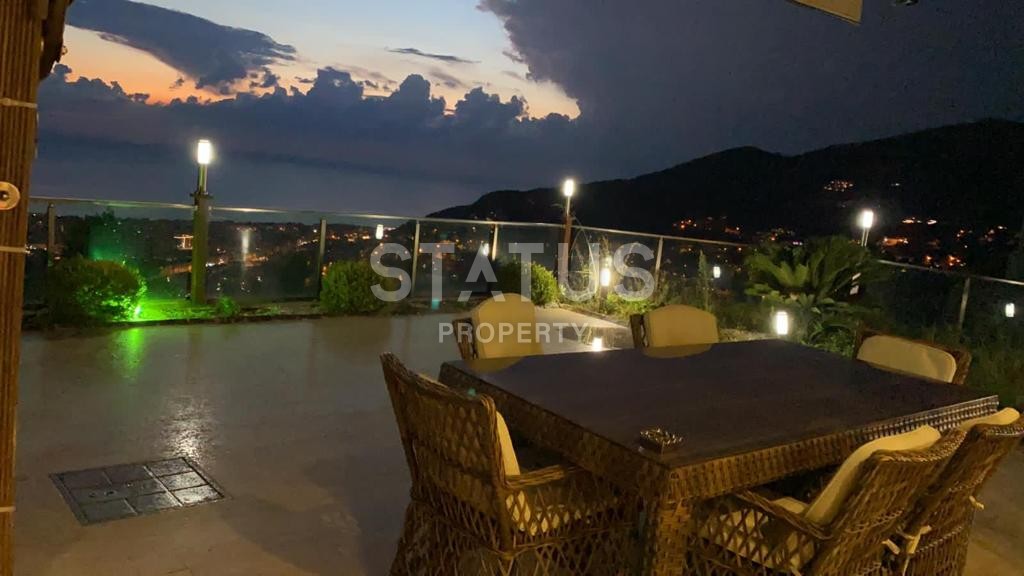 Шикарная вилла планировки 3+1, 1040м2 с собственной территорией, завораживающий вид на крепость Алании, районе Тепе фото 4