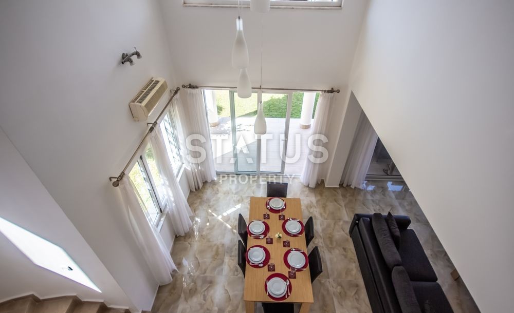 Просторная вилла 3+1 с видом на море в районе Каргыджак, 200 м2 фото 3