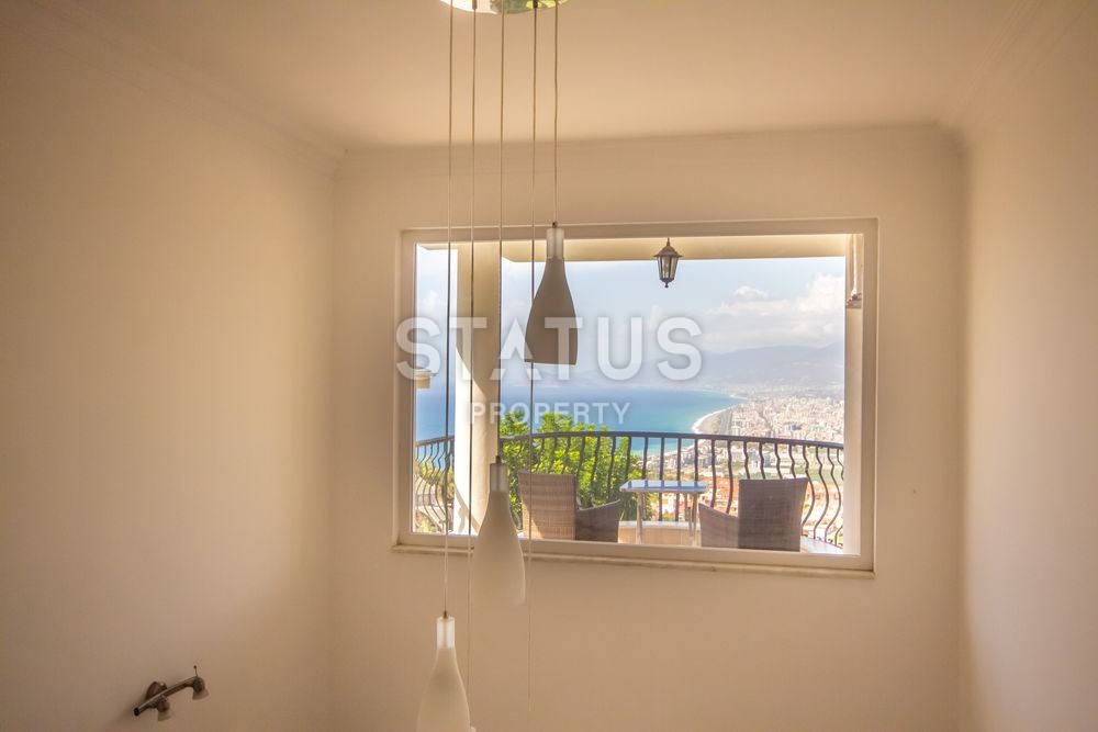 Просторная вилла 3+1 с видом на море в районе Каргыджак, 200 м2 фото 4