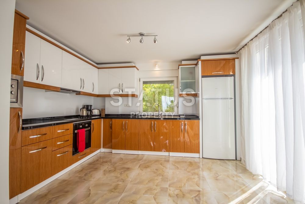 Просторная вилла 3+1 с видом на море в районе Каргыджак, 200 м2 фото 15