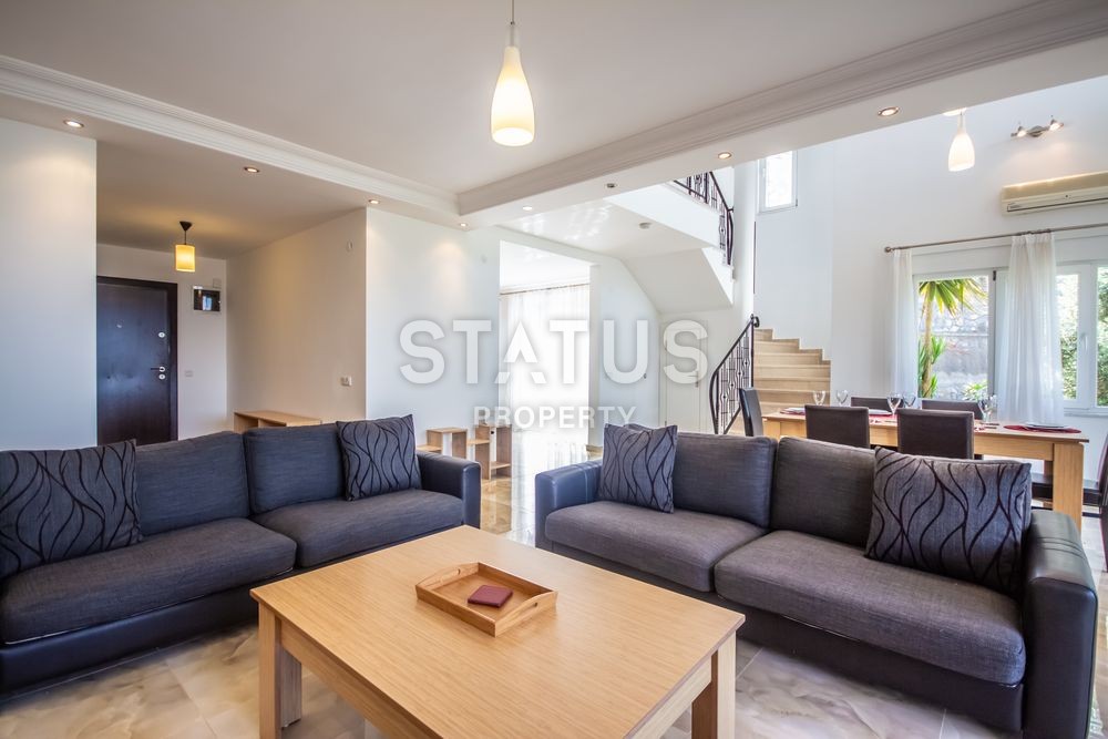 Просторная вилла 3+1 с видом на море в районе Каргыджак, 200 м2 фото 17