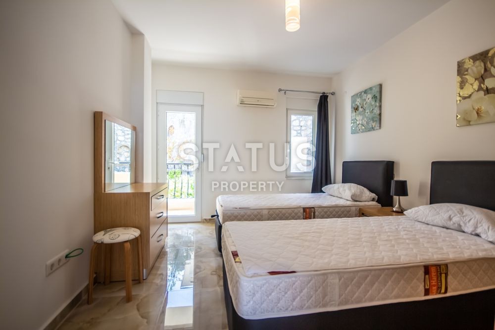 Просторная вилла 3+1 с видом на море в районе Каргыджак, 200 м2 фото 18