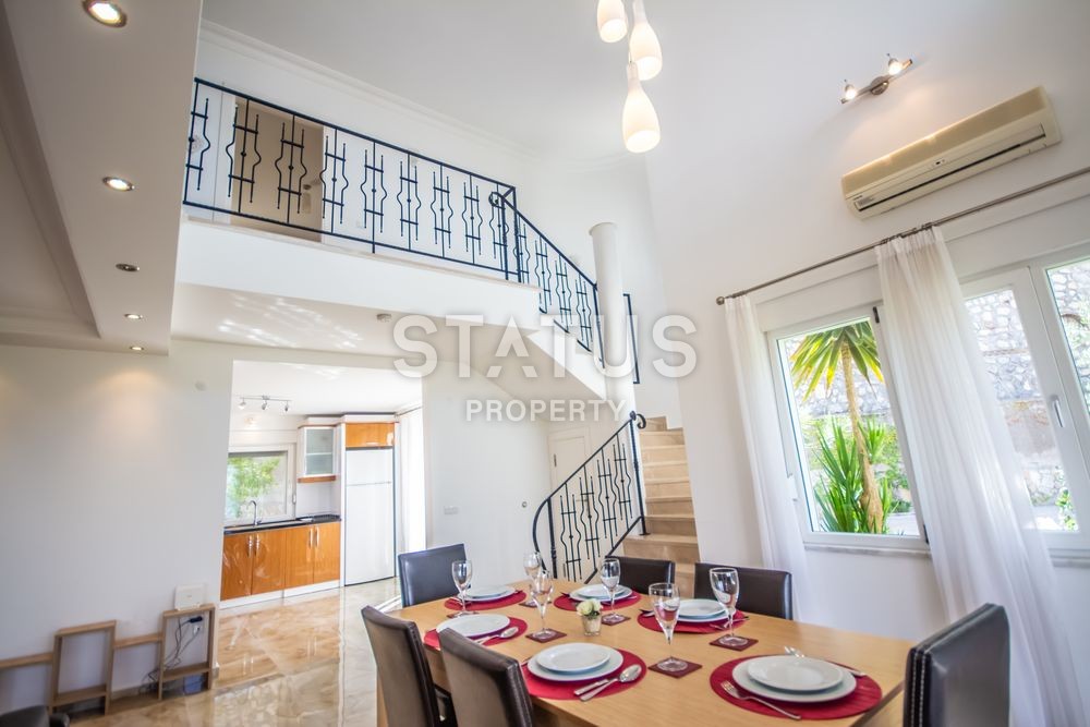 Просторная вилла 3+1 с видом на море в районе Каргыджак, 200 м2 фото 21