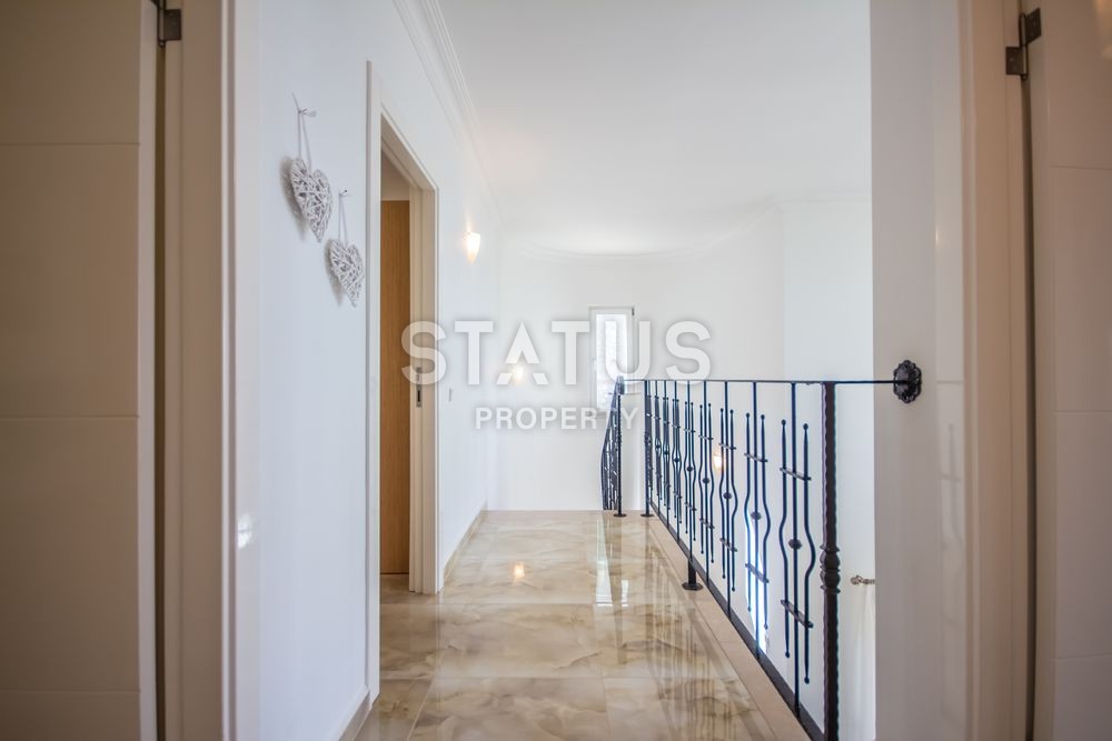 Просторная вилла 3+1 с видом на море в районе Каргыджак, 200 м2 фото 22