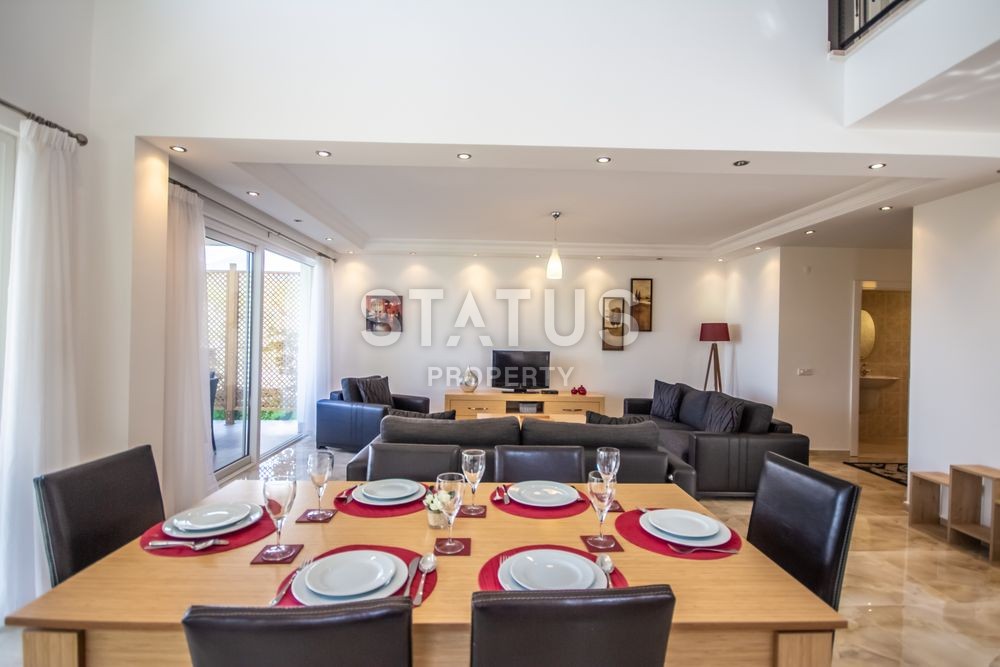 Просторная вилла 3+1 с видом на море в районе Каргыджак, 200 м2 фото 25